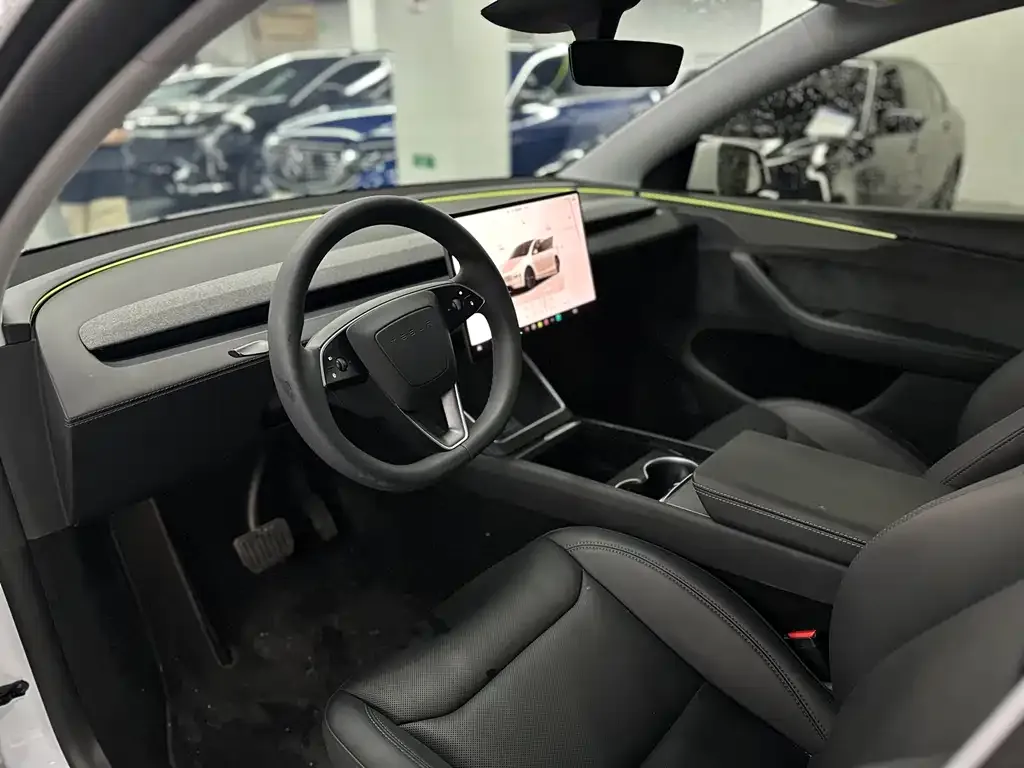 Tesla Model Y — фото 6