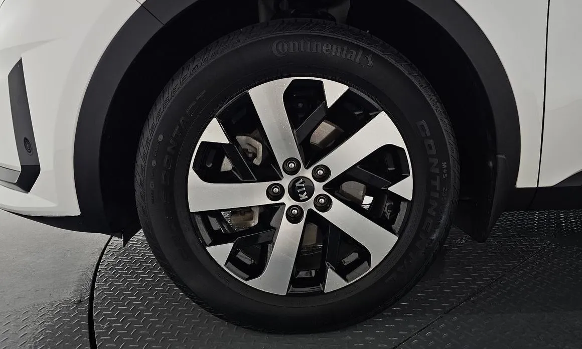 Kia Sorento — фото 9