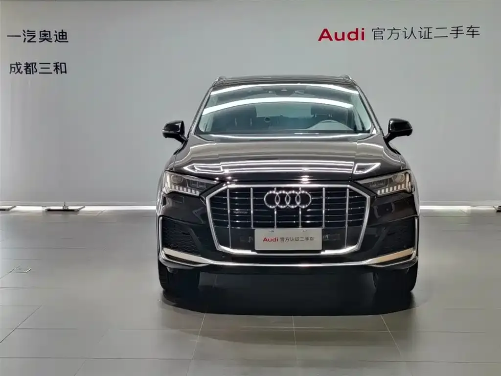 Audi Q7 2024 из CN, фото 2