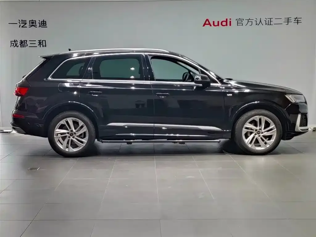 Audi Q7 2024 из CN, фото 6