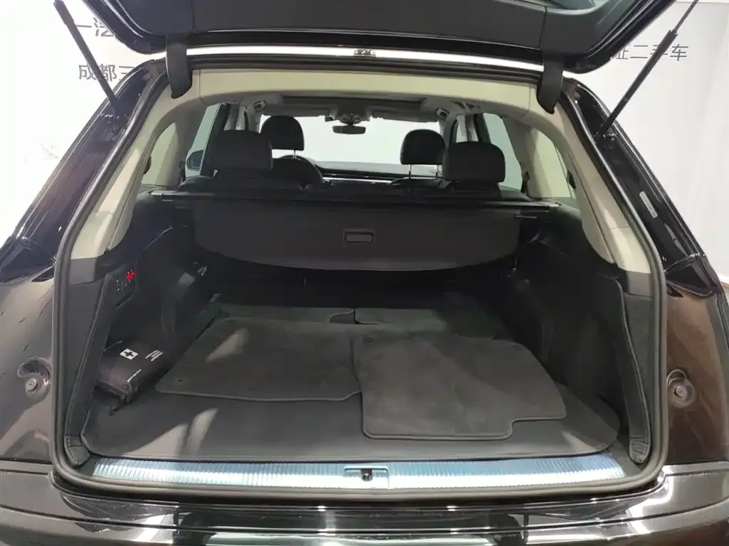 Audi Q7 2024 из CN, фото 5