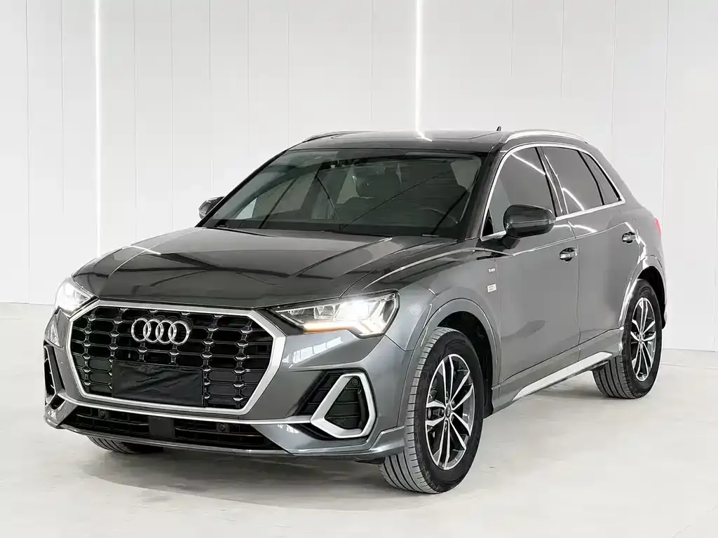 Audi Q3 — фото 1