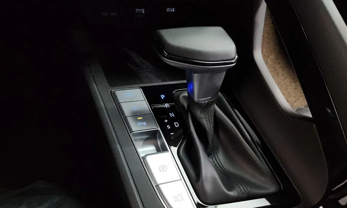 Hyundai AVANTE — фото 3