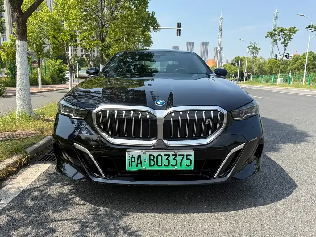 BMW i5 — фото 10