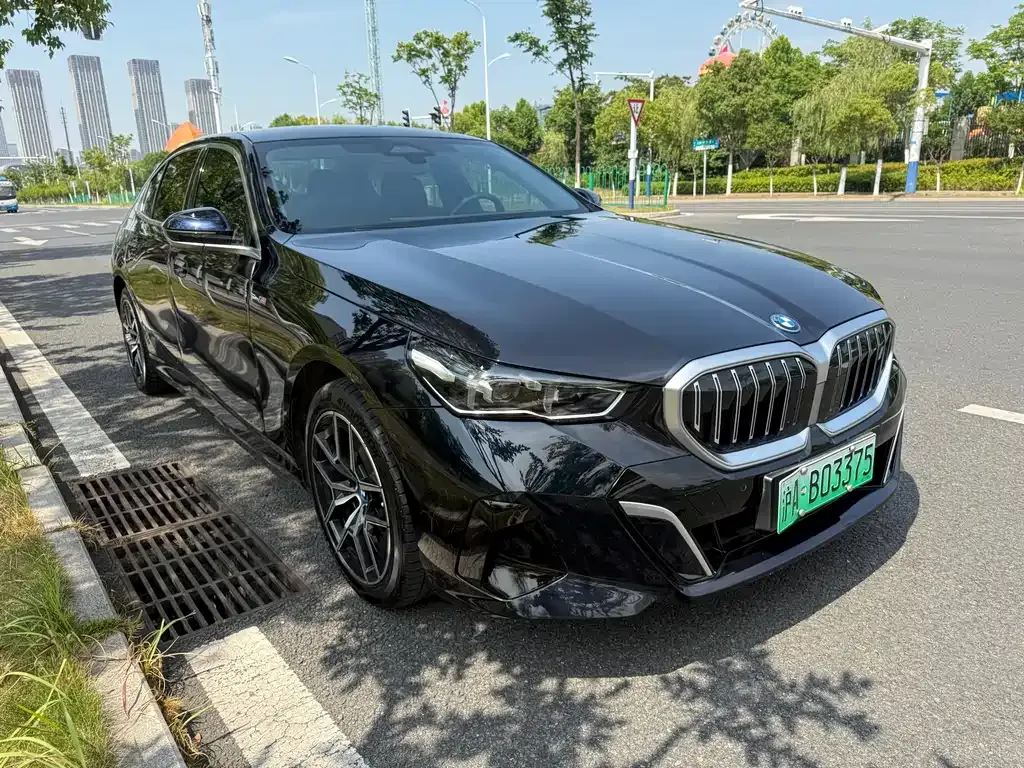 BMW i5 — фото 4