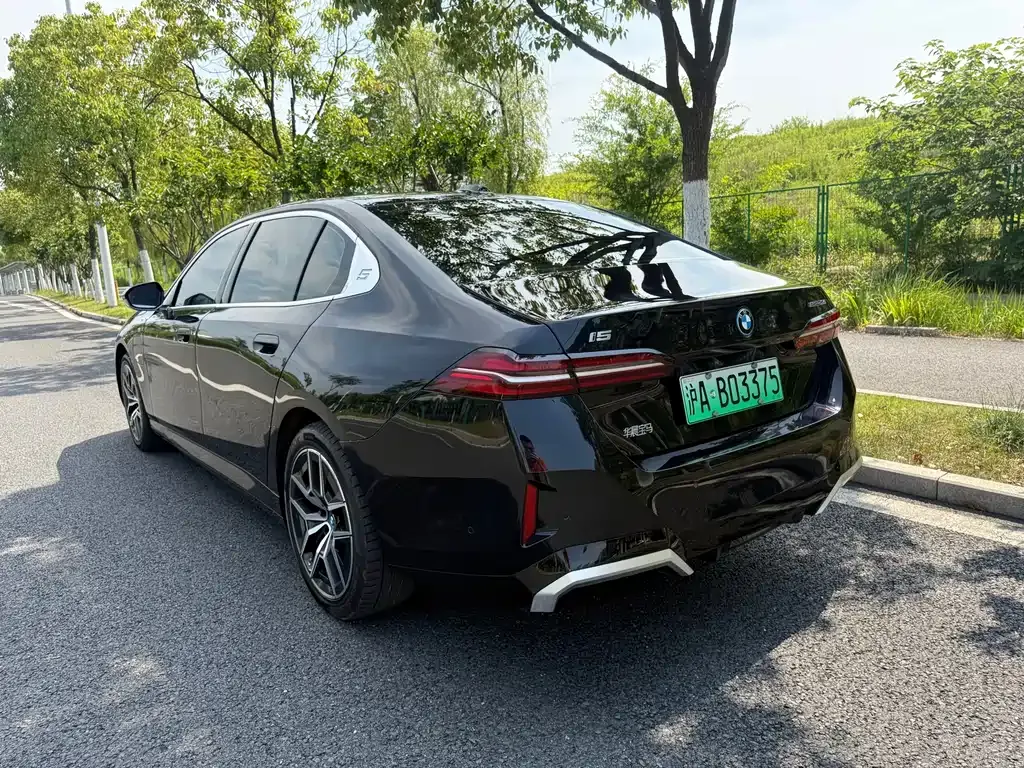 BMW i5 — фото 9