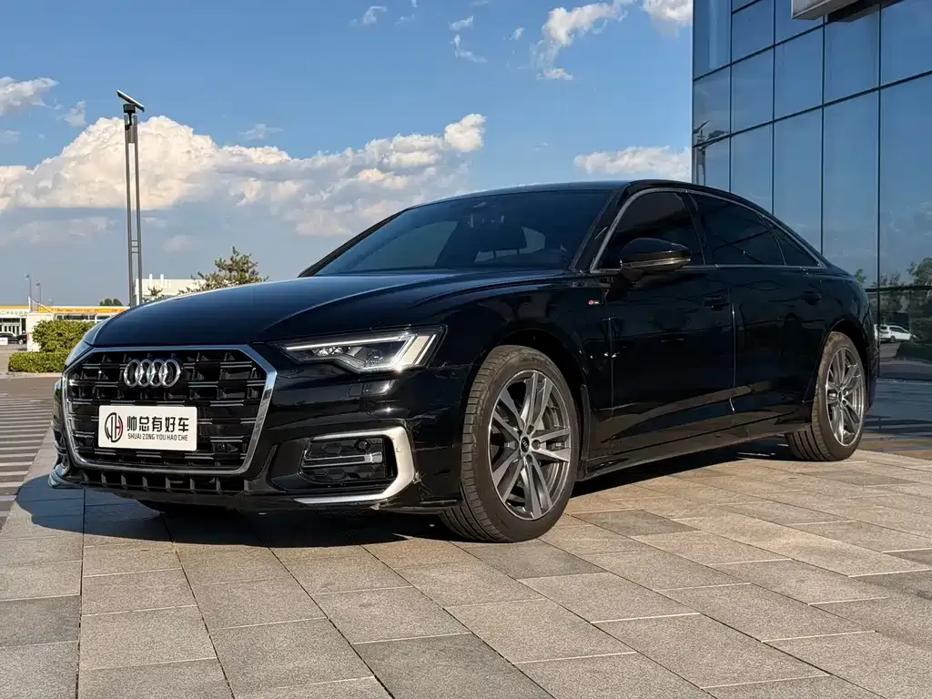 Audi A6L — фото 1