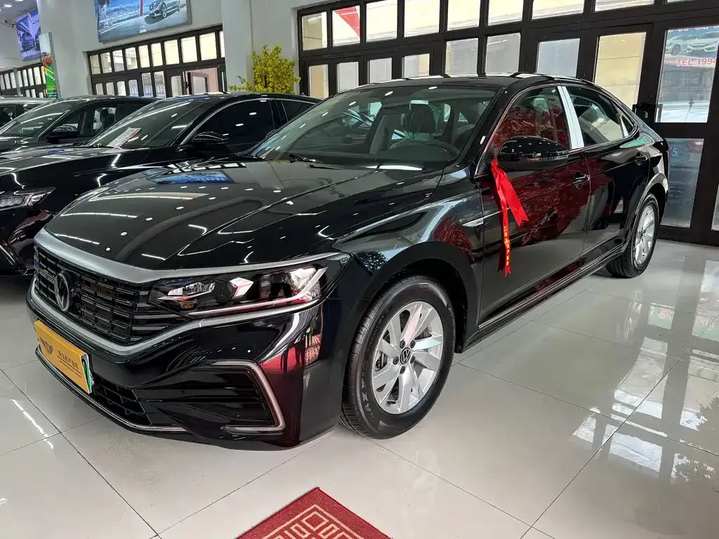 Volkswagen 帕萨特插电混动 — фото 1