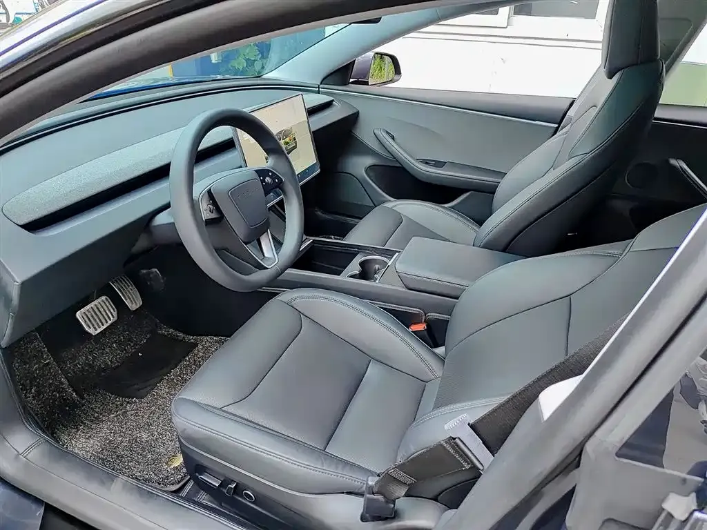 Tesla Model 3 — фото 4