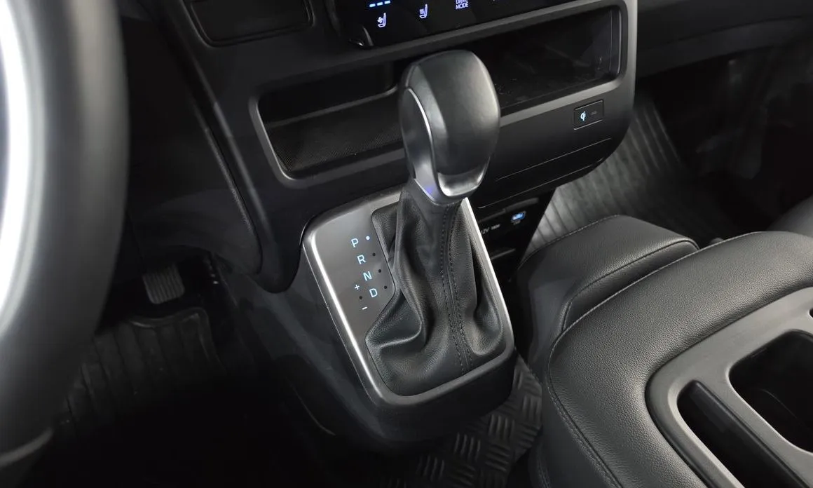 Hyundai Staria — фото 3