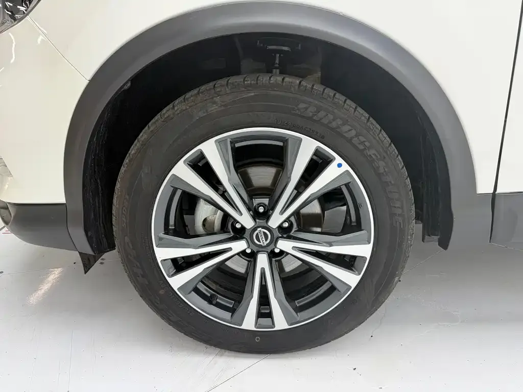 Nissan Qashqai — фото 6