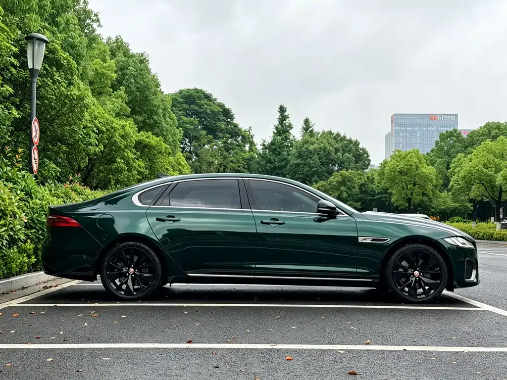 Jaguar XFL — фото 10