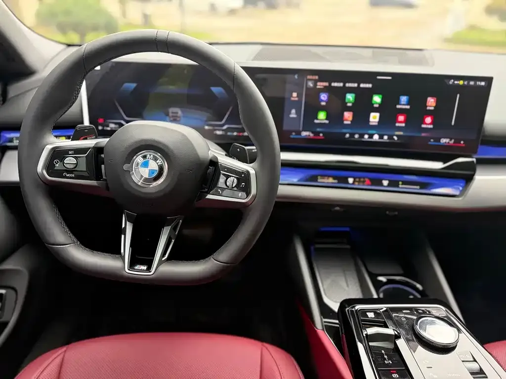 BMW 5 Series 2024 из CN, фото 2