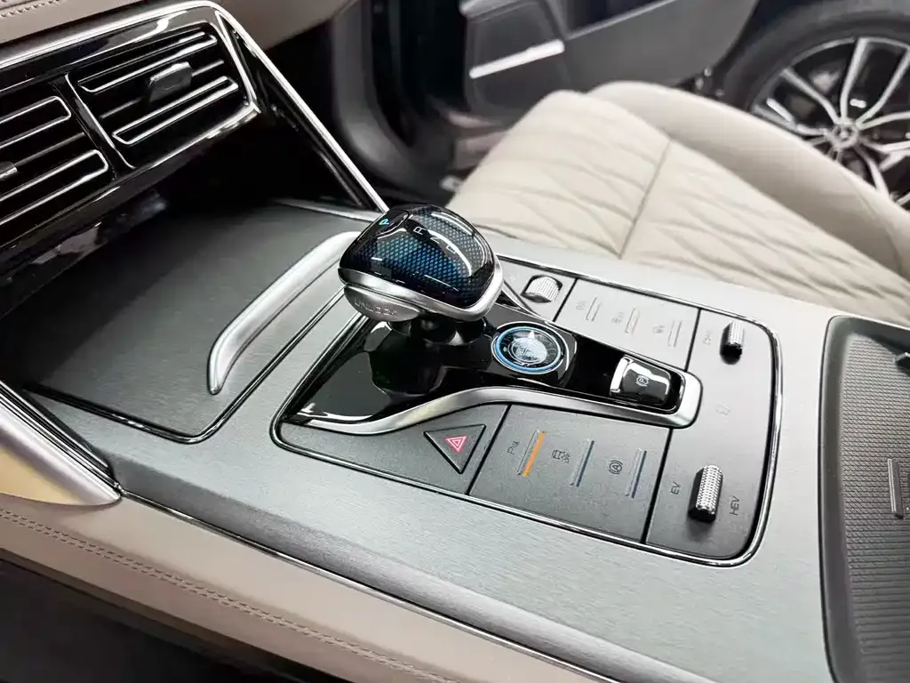 BYD Tang New Energy 2024 из CN, фото 2