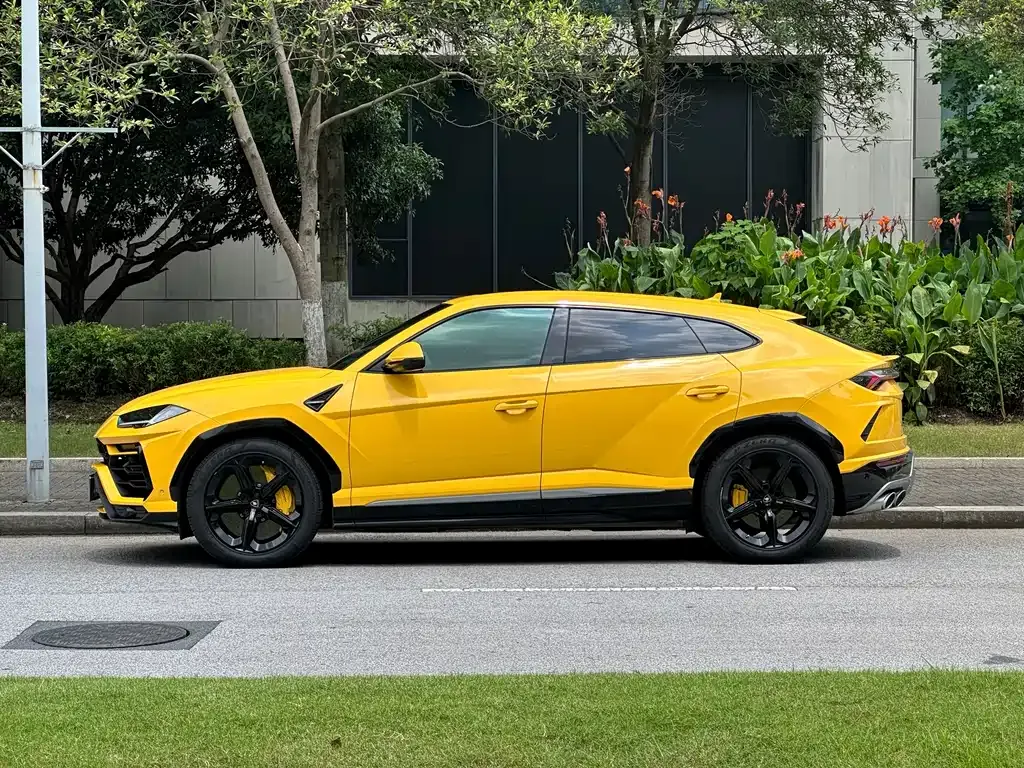 Lamborghini Urus — фото 10