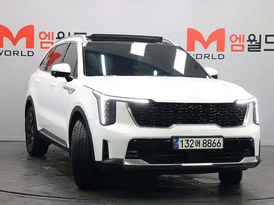 Kia Sorento — фото 7