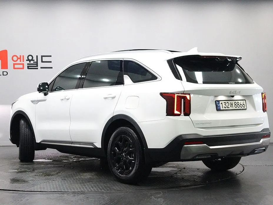 Kia Sorento — фото 8