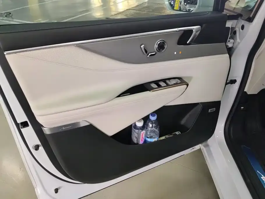 Buick GL8 Hybrid — фото 2