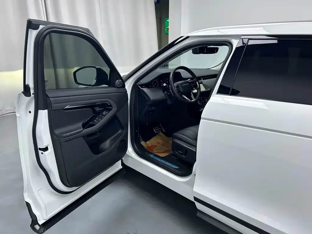 Land Rover Evoque — фото 10