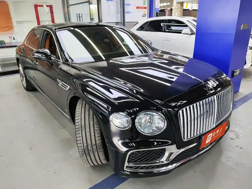 Bentley Flying Spur — фото 2