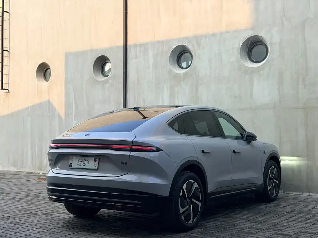 NIO EC6 — фото 10
