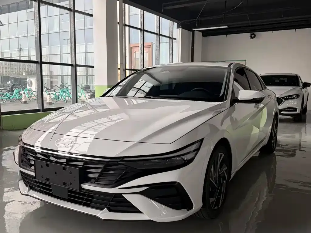 Hyundai Elantra — фото 4