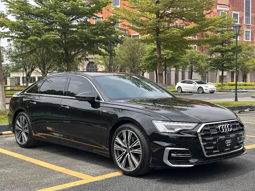 Audi A6L — фото 10