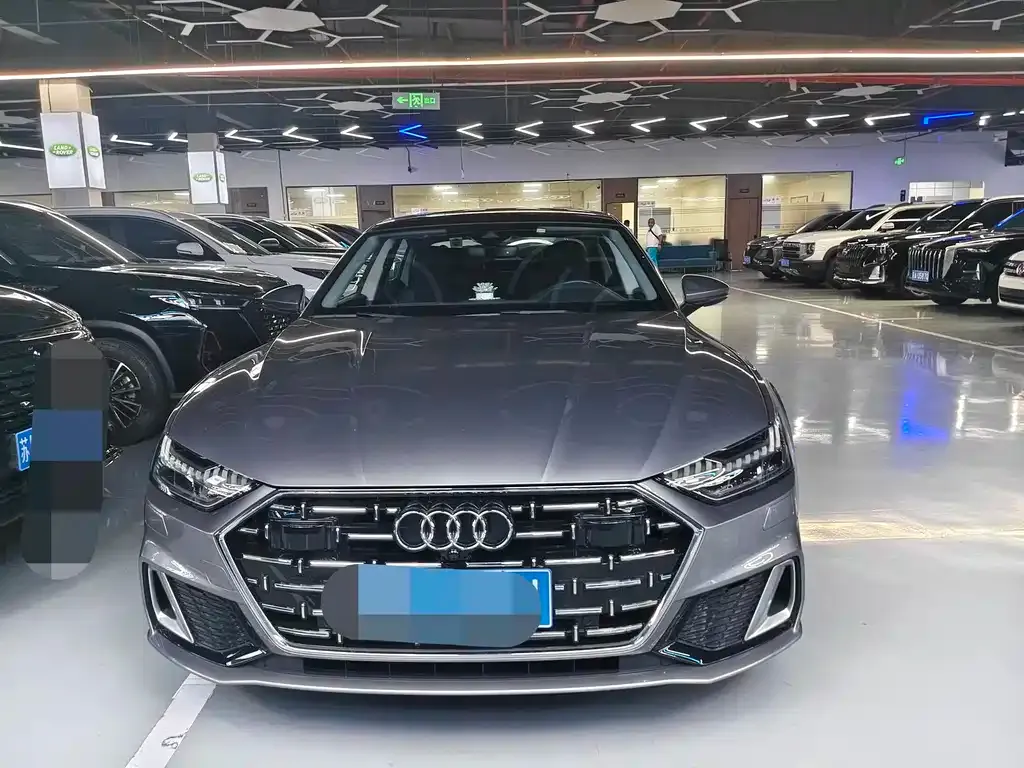 Audi A7L — фото 7