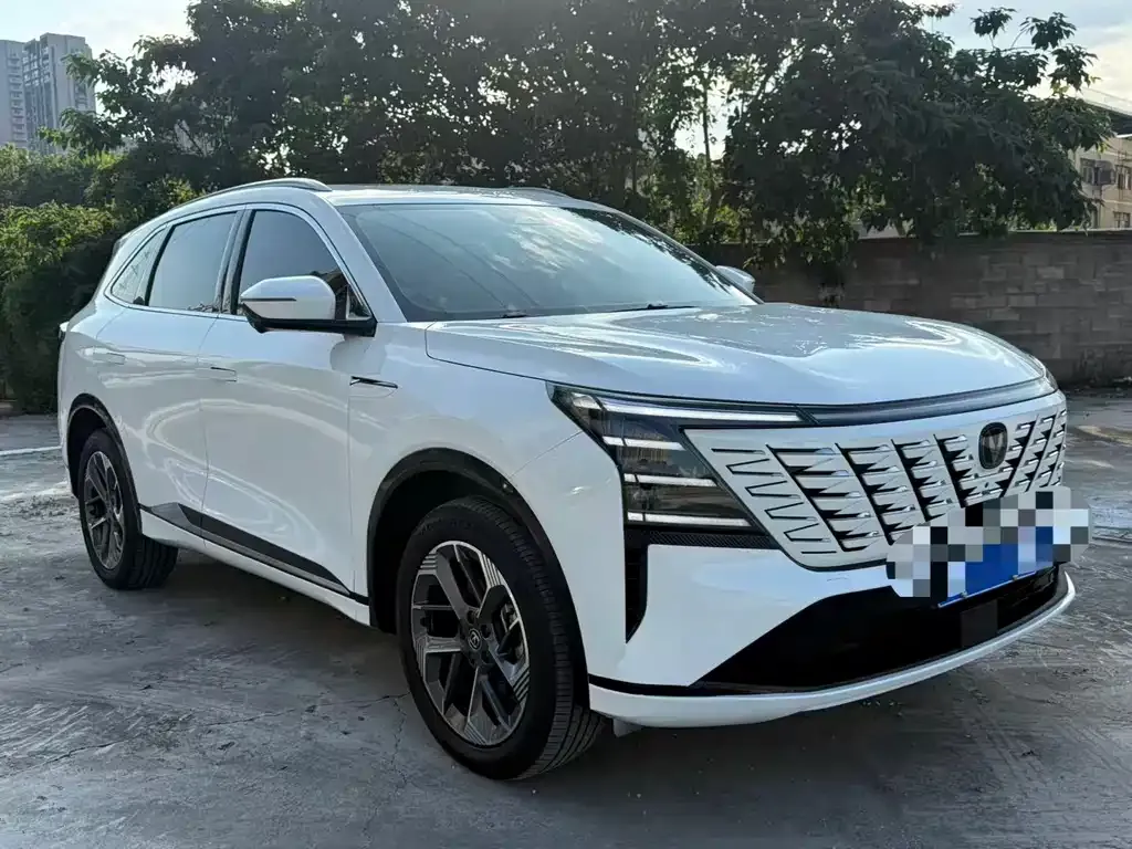 Changan CS75PLUS — фото 1