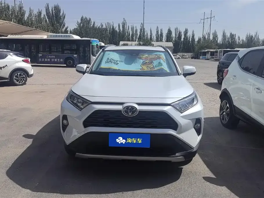 Toyota RAV4 — фото 6