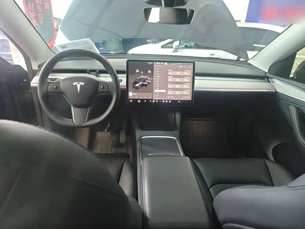 Tesla Model Y — фото 6