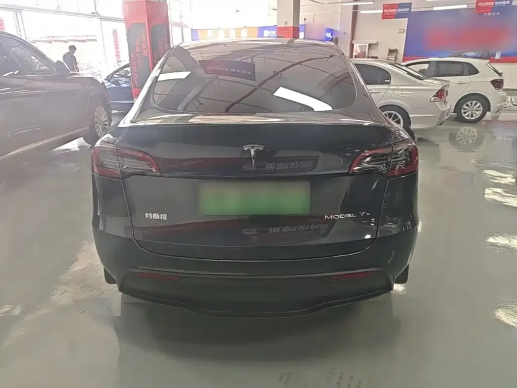 Tesla Model Y — фото 3