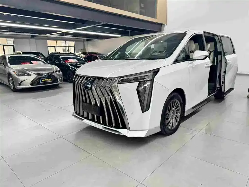 GAC Motor Trumpchi M8 — фото 1