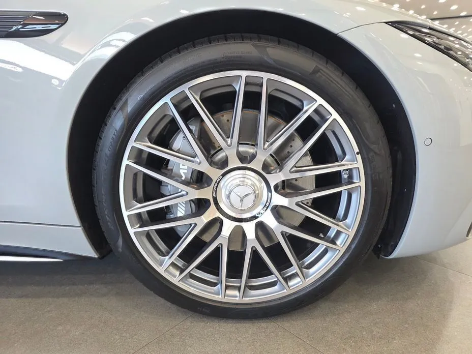 Mercedes-Benz SL-Class 2025 из KR, фото 4