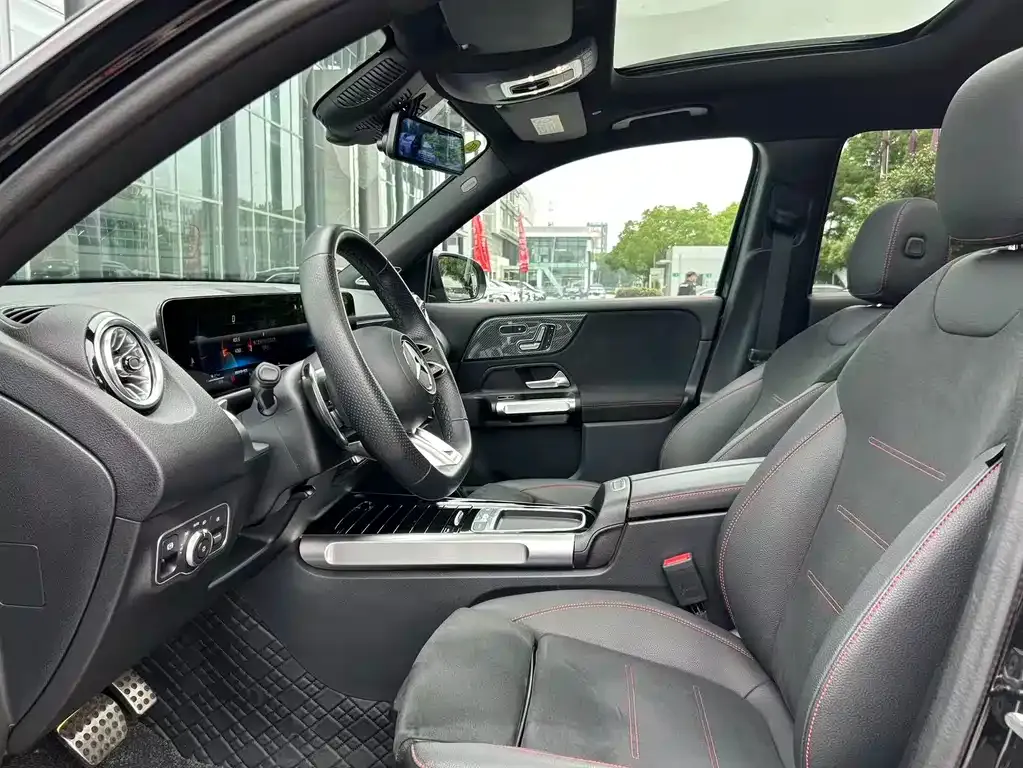 Mercedes-Benz GLB AMG — фото 2