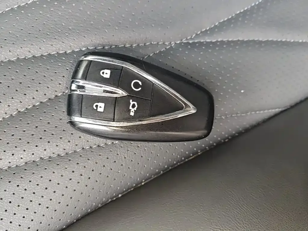 Changan Eado — фото 2