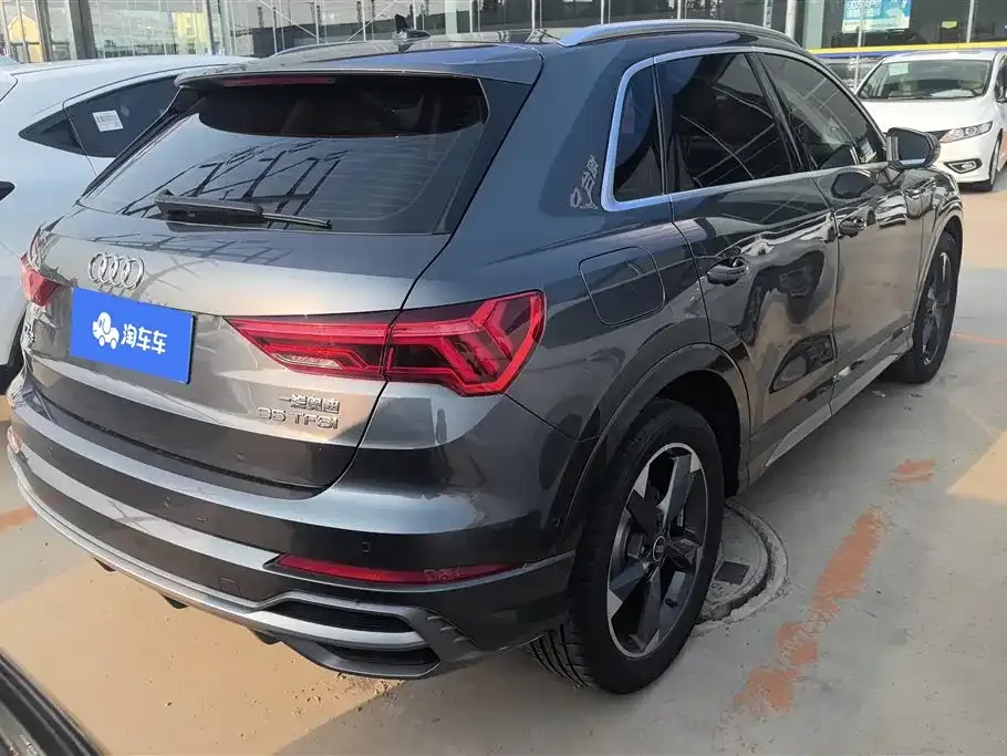 Audi Q3 — фото 10