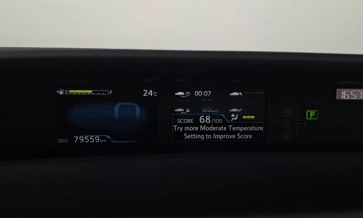 Toyota Prius — фото 4