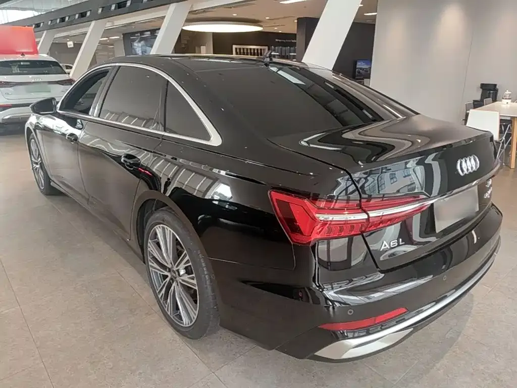 Audi A6L — фото 5