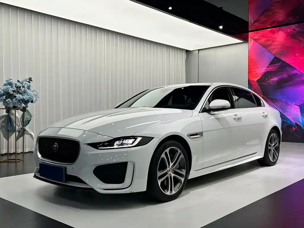 Jaguar XEL — фото 1