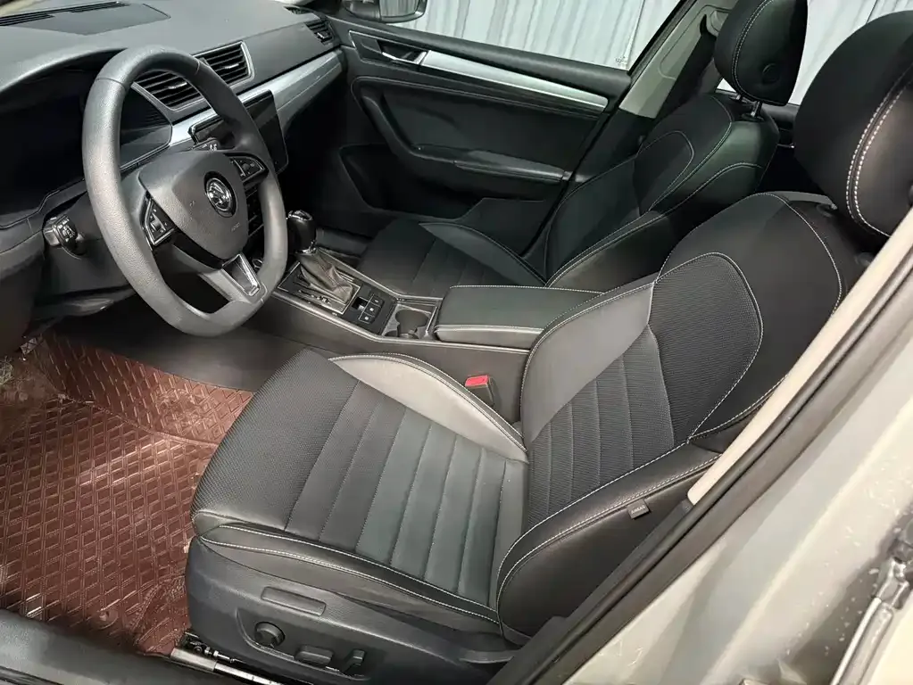 Skoda Superb — фото 4