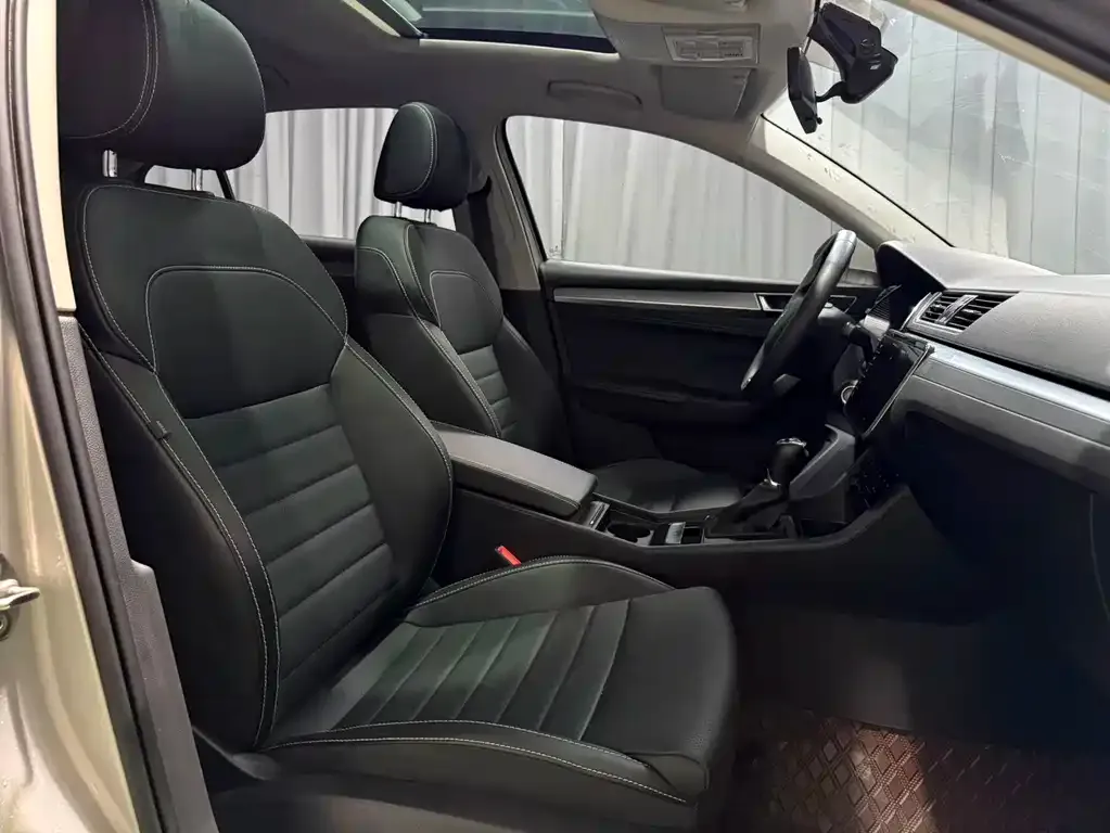 Skoda Superb — фото 2