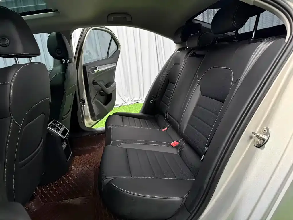 Skoda Superb — фото 3