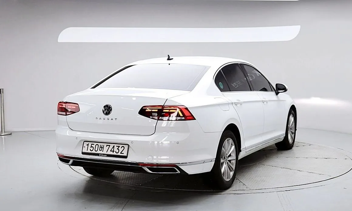 Volkswagen Passat — фото 6