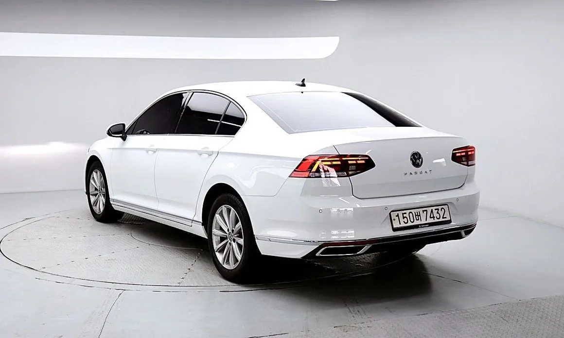 Volkswagen Passat — фото 7