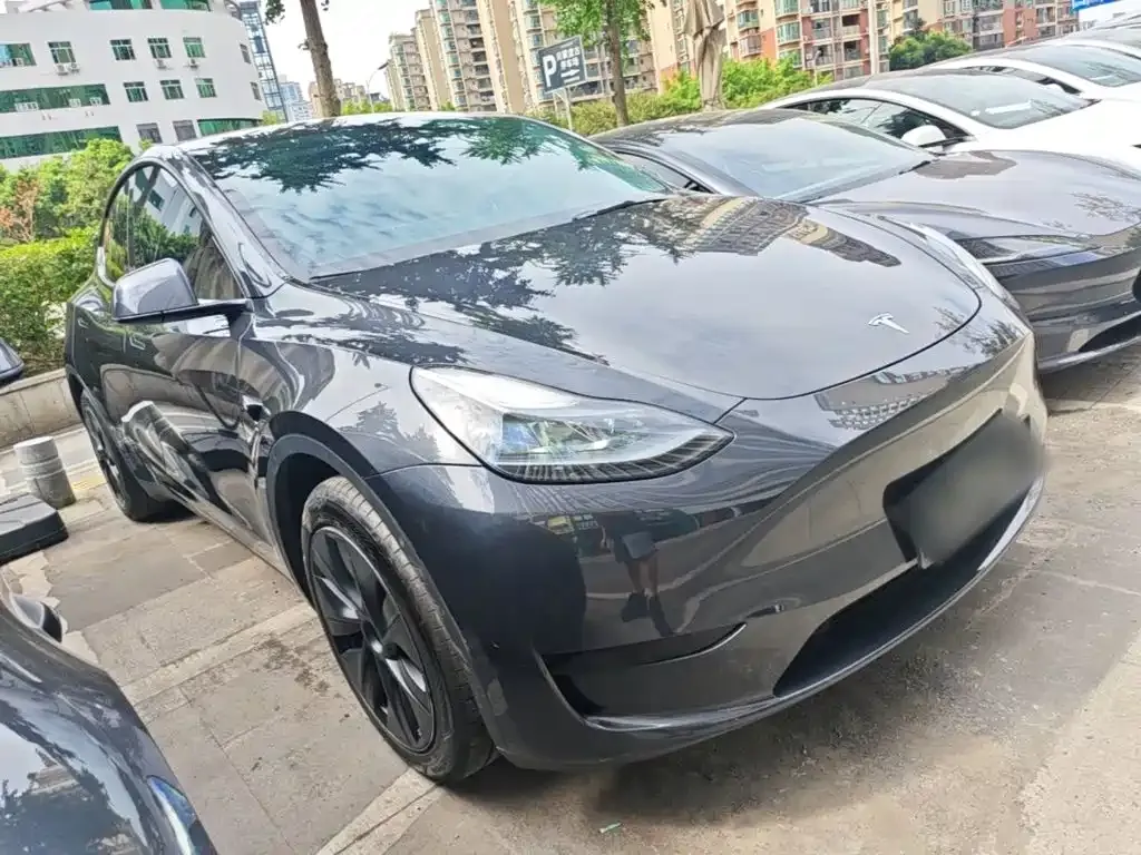 Tesla Model Y — фото 9