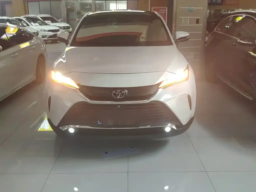 Toyota Harrier — фото 6