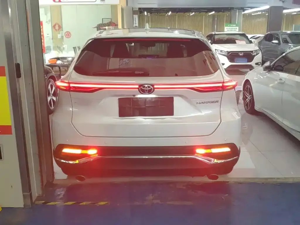 Toyota Harrier — фото 9