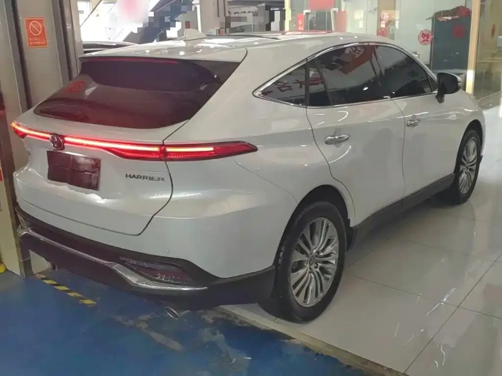 Toyota Harrier — фото 7
