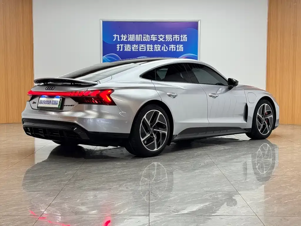 Audi RS e-tron GT 2024 из CN, фото 4
